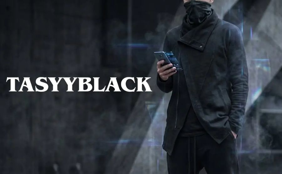 Tasyyblack: Building Urban Style in the Digital Era