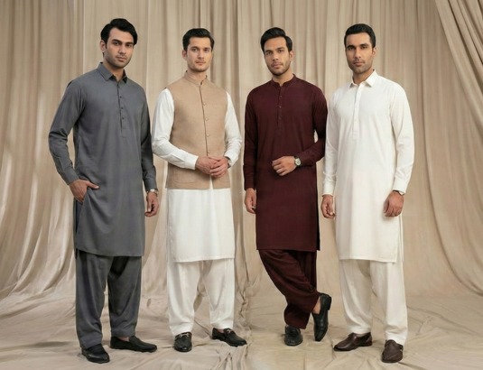 How Men in Pakistan Are Dressing for Aftari During Ramzan