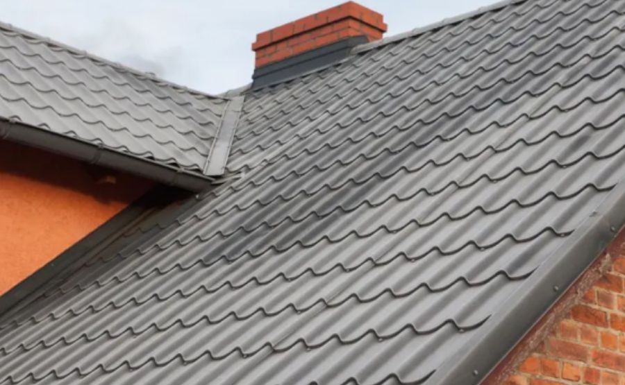 The Role of Moisture in Weakening Roofing Structures Over Time