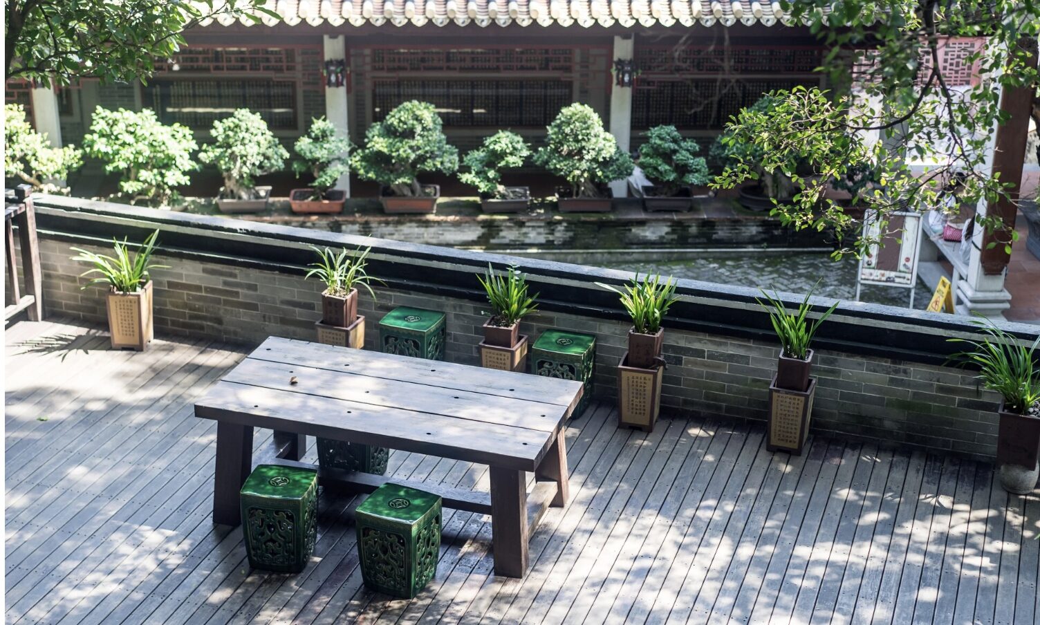 New London Outdoor Living Enhanced with Hardwood Ipe Decking