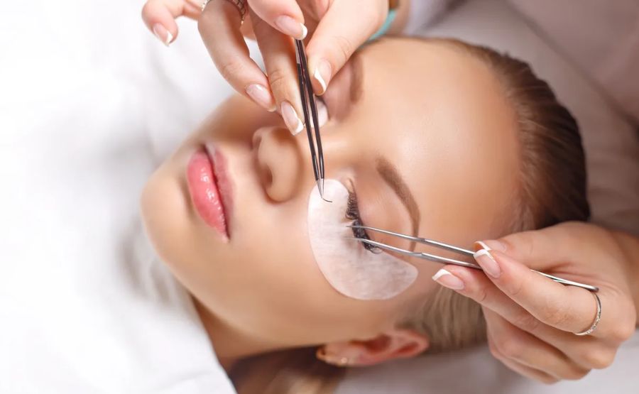 Build Confidence Through Lash Skills